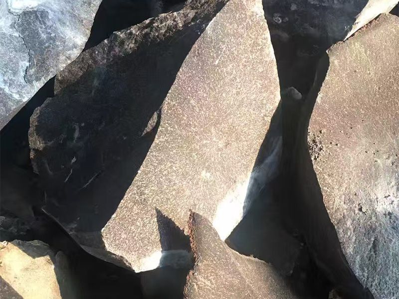 棕剛玉